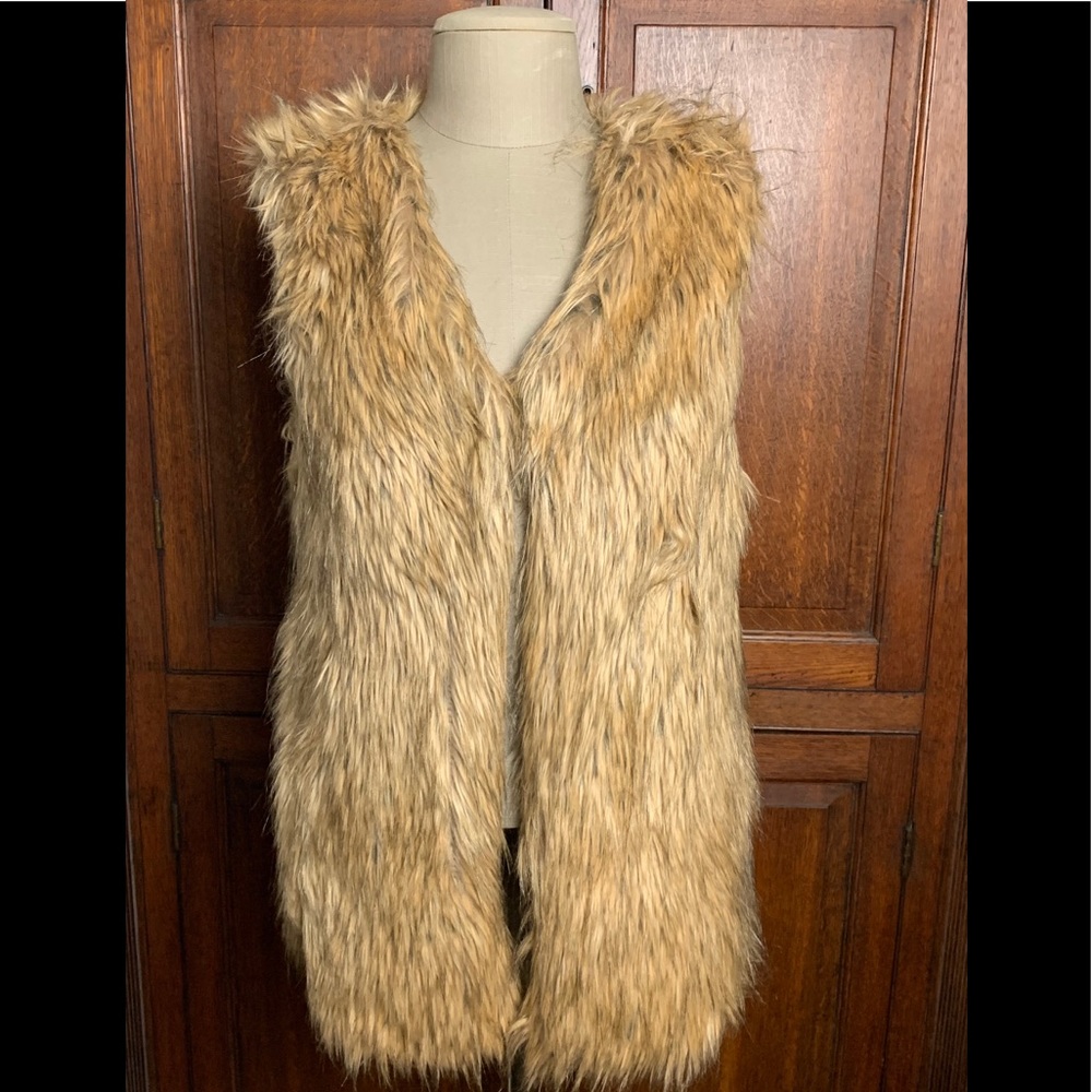 Salian Ladies Wear Faux Fur Vest Sz M